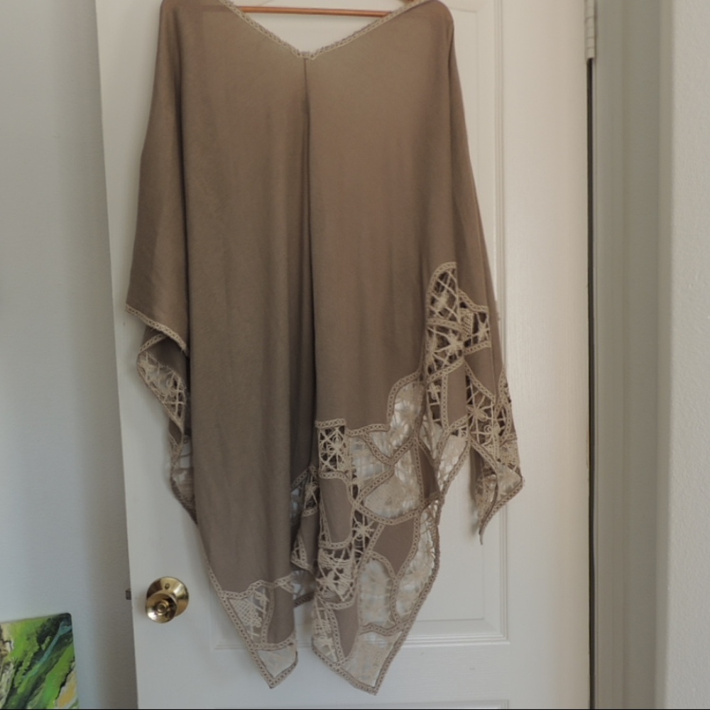 CHICO'S Tan Ruana - Picture 2 of 8